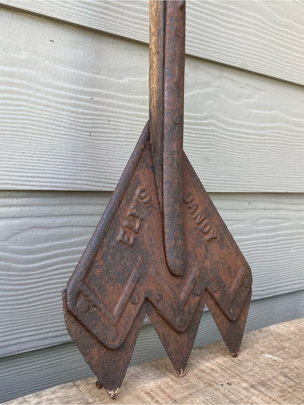Ely’s Dandy Hay Knife Metal and Wood Early 1900s Garden Tool Rustic Decor - Picture 7 of 16